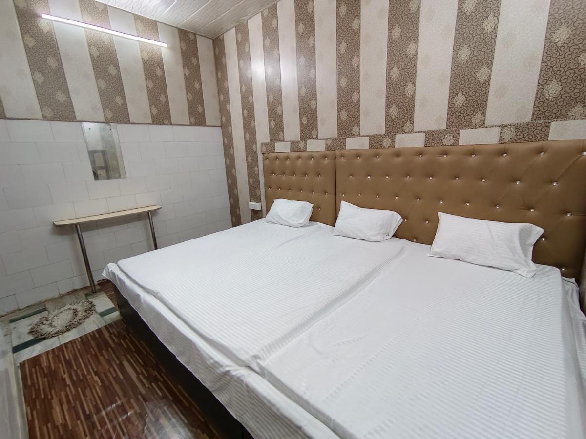 Hotel India Inn Walking Distance From Taj Mahal-- Rooftop Taj Mahal View Agra (Uttar Pradesh) Exterior foto