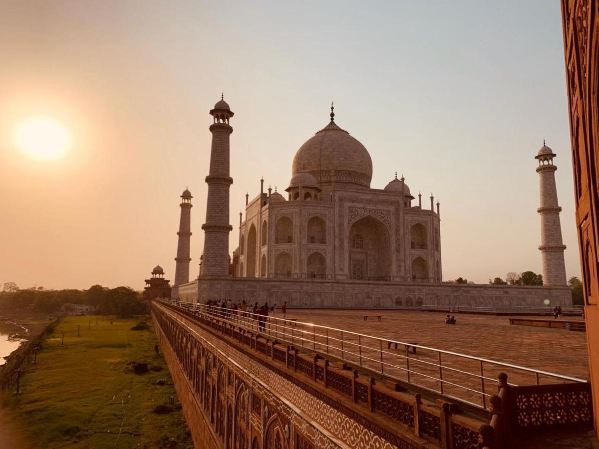 Hotel India Inn Walking Distance From Taj Mahal-- Rooftop Taj Mahal View Agra (Uttar Pradesh) Exterior foto