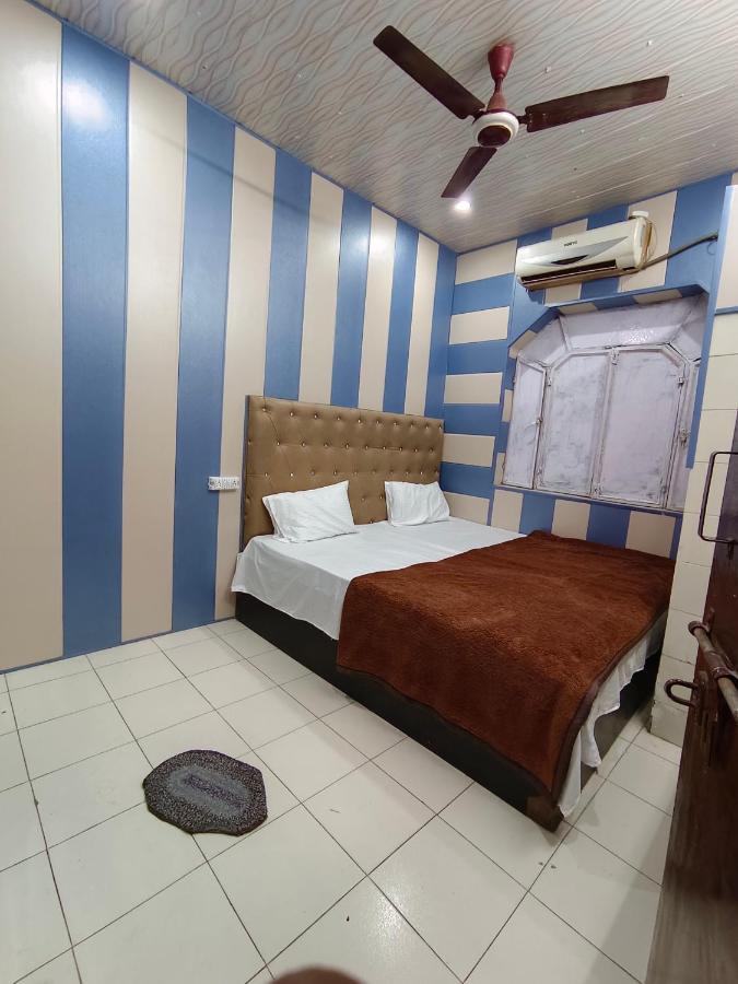 Hotel India Inn Walking Distance From Taj Mahal-- Rooftop Taj Mahal View Agra (Uttar Pradesh) Exterior foto