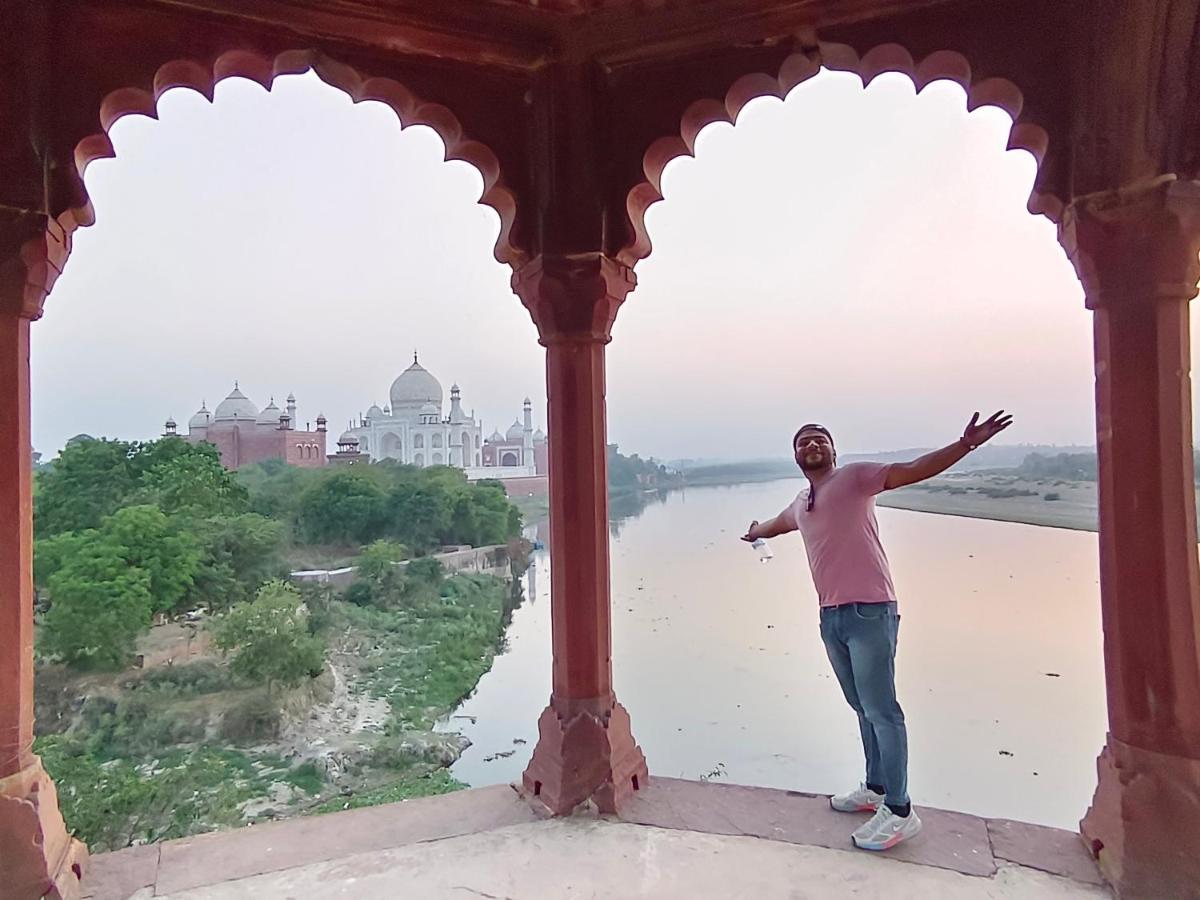 Hotel India Inn Walking Distance From Taj Mahal-- Rooftop Taj Mahal View Agra (Uttar Pradesh) Exterior foto