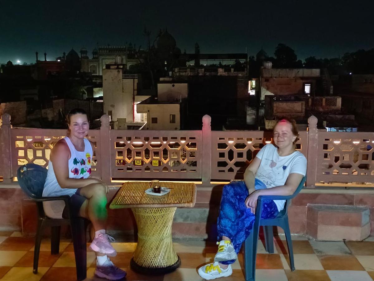 Hotel India Inn Walking Distance From Taj Mahal-- Rooftop Taj Mahal View Agra (Uttar Pradesh) Exterior foto