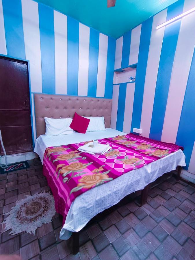 Hotel India Inn Walking Distance From Taj Mahal-- Rooftop Taj Mahal View Agra (Uttar Pradesh) Exterior foto
