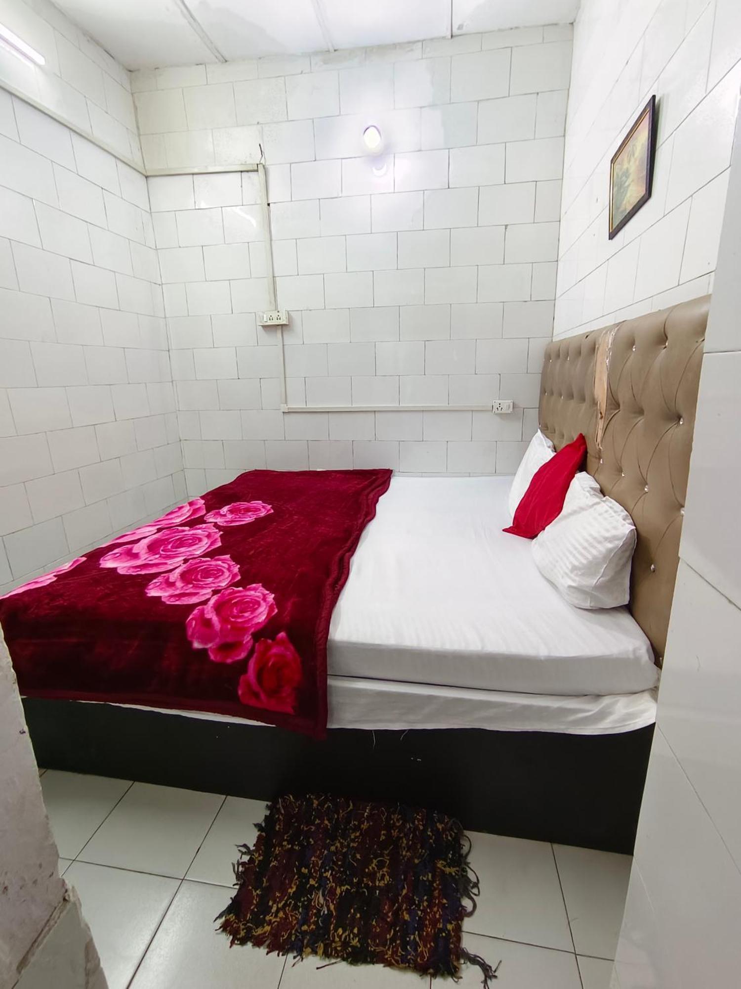 Hotel India Inn Walking Distance From Taj Mahal-- Rooftop Taj Mahal View Agra (Uttar Pradesh) Exterior foto