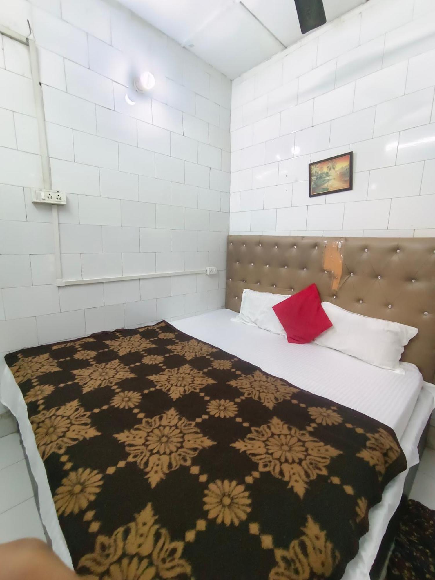 Hotel India Inn Walking Distance From Taj Mahal-- Rooftop Taj Mahal View Agra (Uttar Pradesh) Exterior foto
