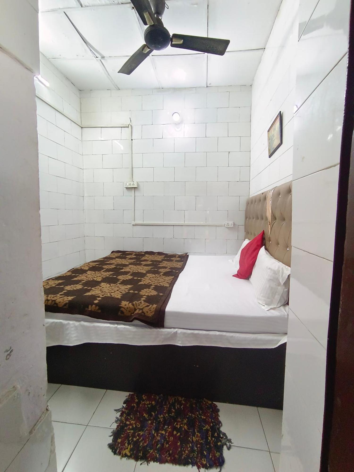Hotel India Inn Walking Distance From Taj Mahal-- Rooftop Taj Mahal View Agra (Uttar Pradesh) Exterior foto