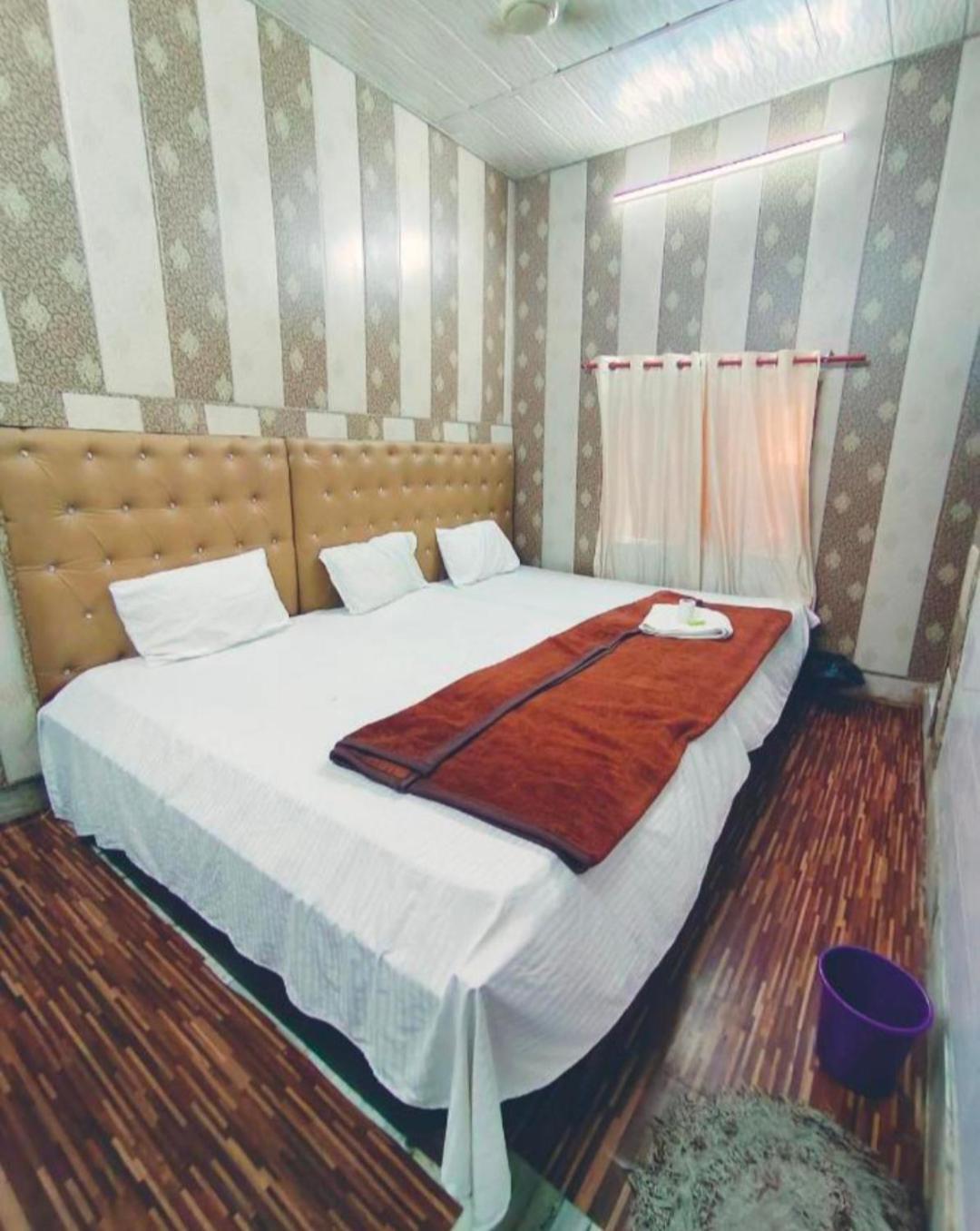Hotel India Inn Walking Distance From Taj Mahal-- Rooftop Taj Mahal View Agra (Uttar Pradesh) Exterior foto