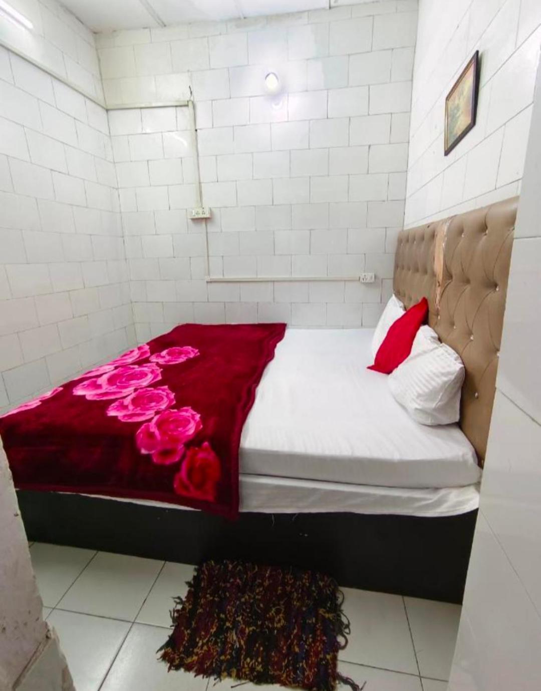 Hotel India Inn Walking Distance From Taj Mahal-- Rooftop Taj Mahal View Agra (Uttar Pradesh) Exterior foto