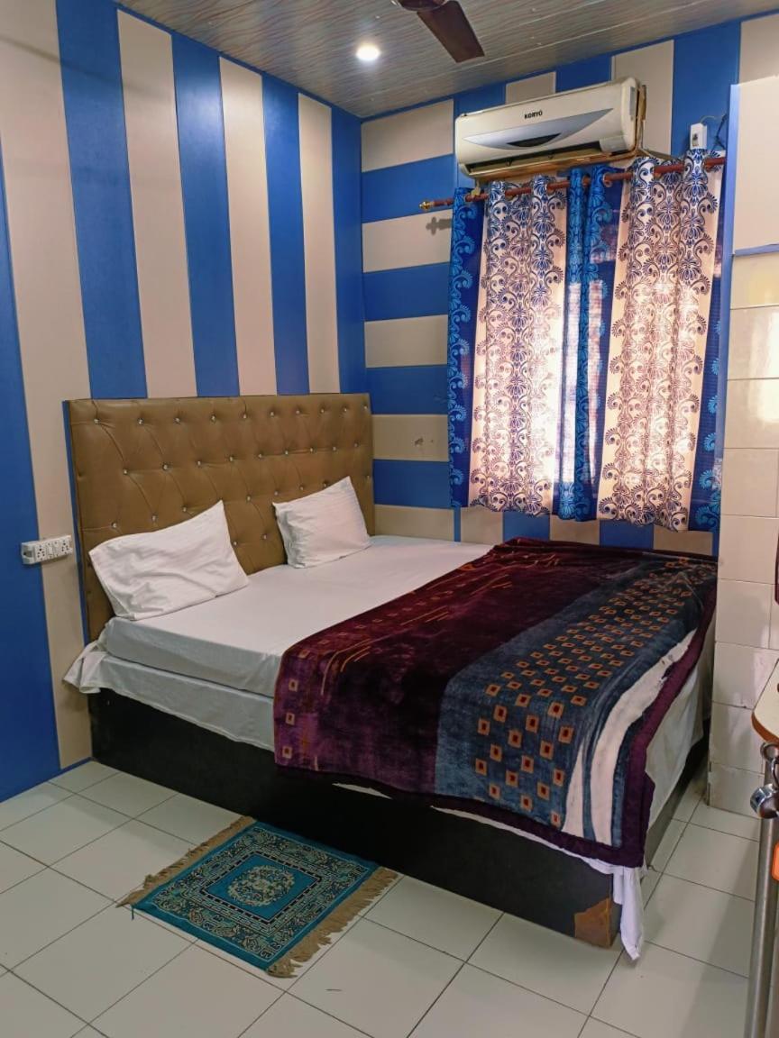 Hotel India Inn Walking Distance From Taj Mahal-- Rooftop Taj Mahal View Agra (Uttar Pradesh) Exterior foto