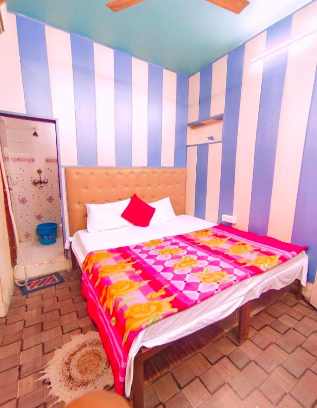 Hotel India Inn Walking Distance From Taj Mahal-- Rooftop Taj Mahal View Agra (Uttar Pradesh) Exterior foto