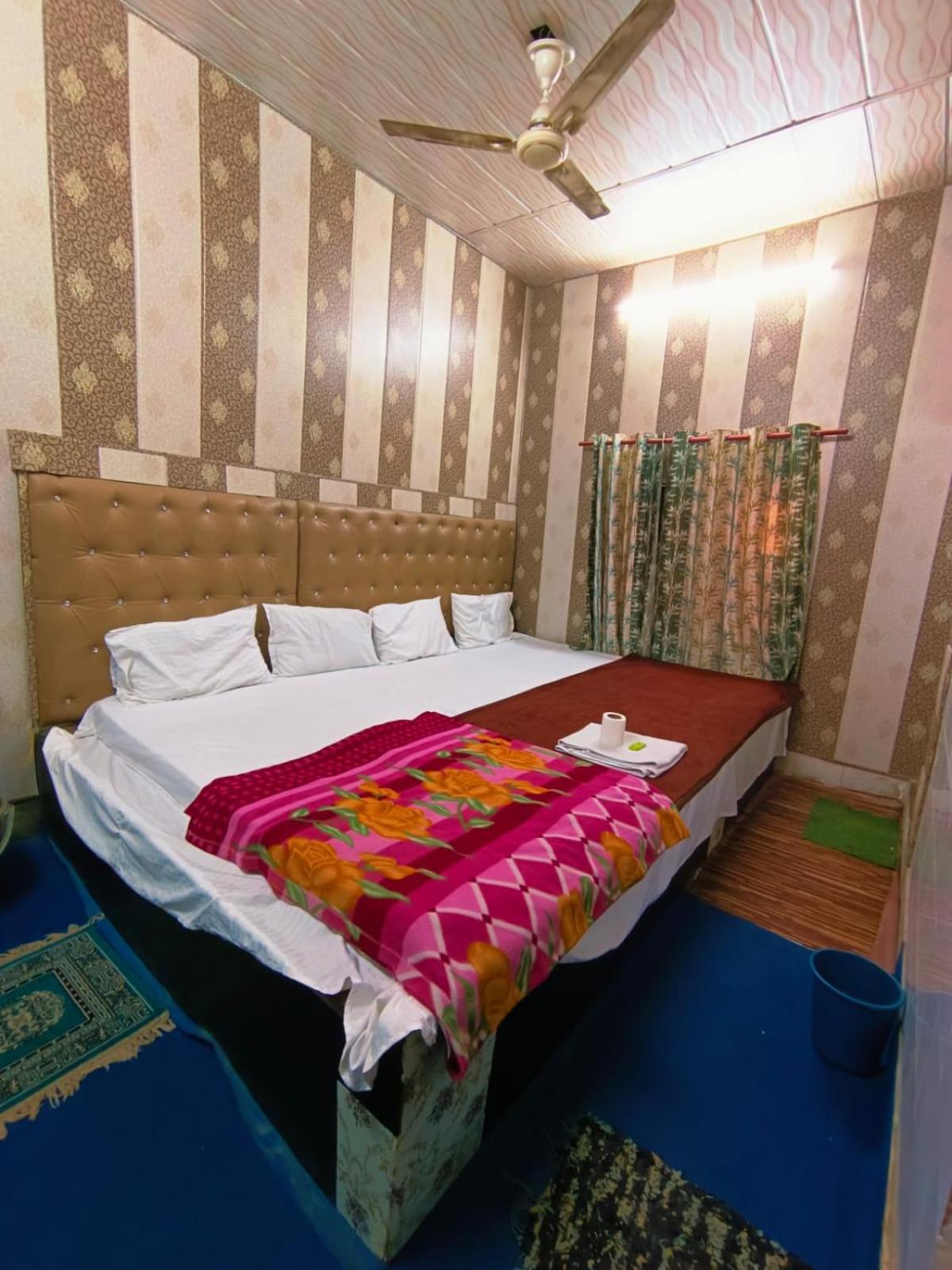 Hotel India Inn Walking Distance From Taj Mahal-- Rooftop Taj Mahal View Agra (Uttar Pradesh) Exterior foto